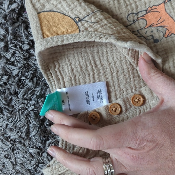 Disney Baby 2 Piece Shorts Jumper Set Size Baby 12 Months Neutral - Picture 4 of 5